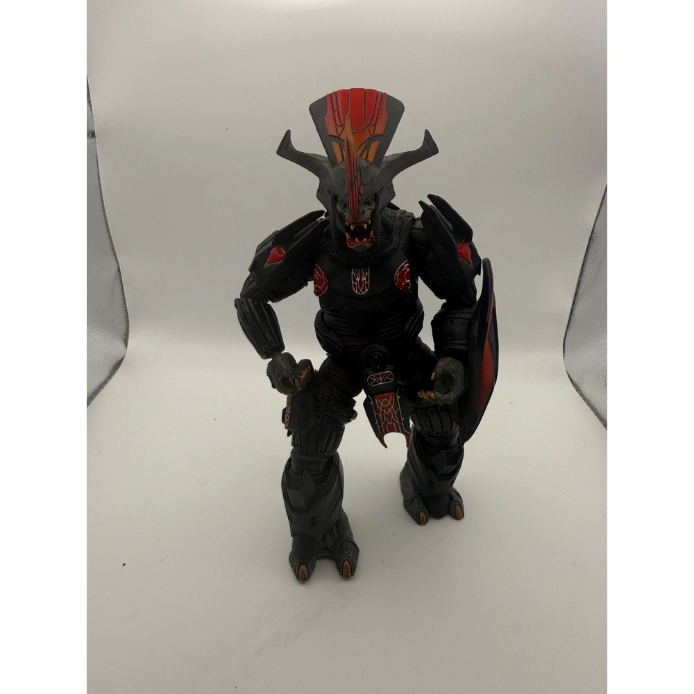 McFarlane Halo 3Brute Chieftain Action Figure Black Red Armor Shield Collectible